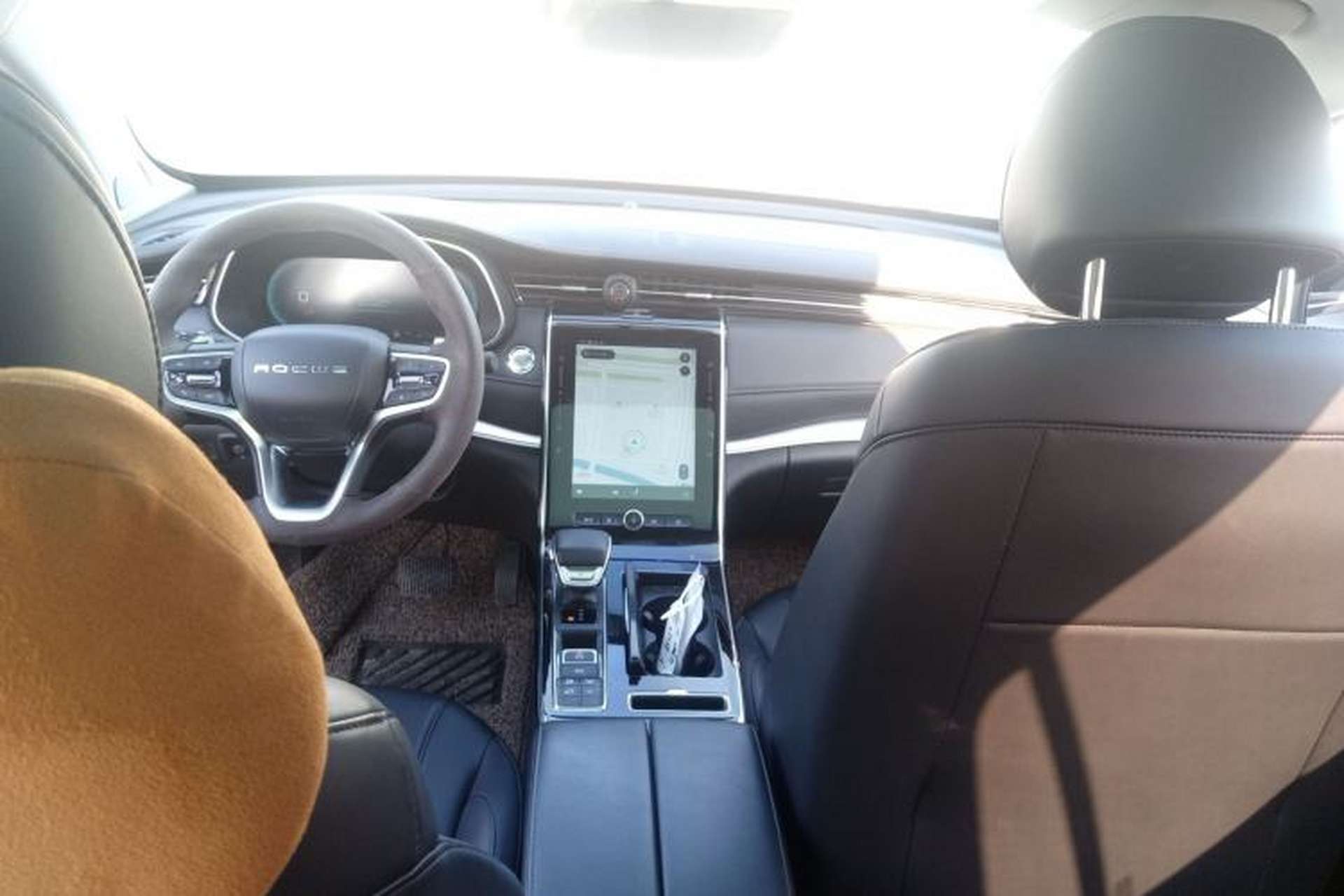 Used Roewe RX5 eMAX 2020 500 PHEV 4G-Connected Luxury Edition Center Console