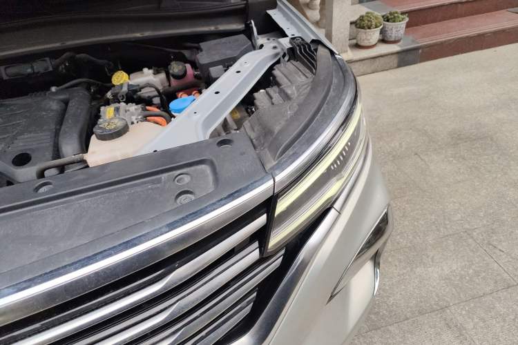 Used Roewe RX5 eMAX 2020 500 PHEV Smart Cabin Flagship Edition Engine Bay Left