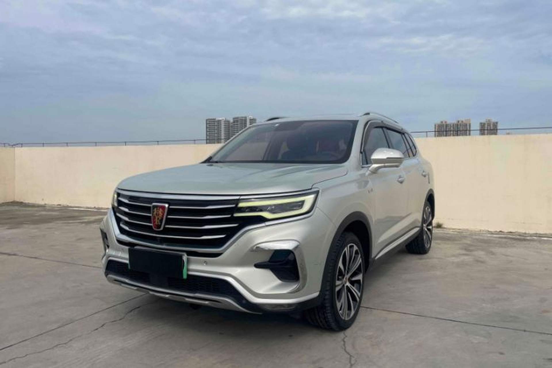Used Roewe RX5 eMAX 2020 500 PHEV Smart Cabin Flagship Edition Front Left 45 Deg