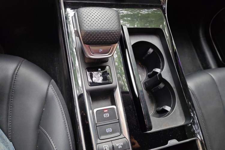 Used Roewe RX5 eMAX 2020 500 PHEV 4G-Connected Luxury Edition Gear Lever