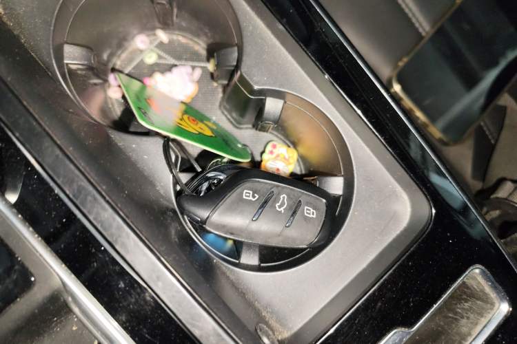 Used Roewe RX5 eMAX 2020 500 PHEV Smart Cabin Flagship Edition Interior 1