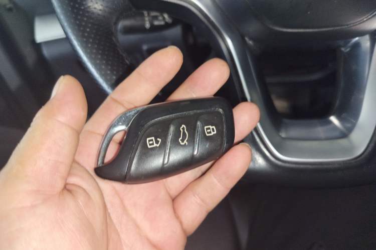 Used Roewe RX5 eMAX 2020 500 PHEV 4G-Connected Luxury Edition Vehicle Key
