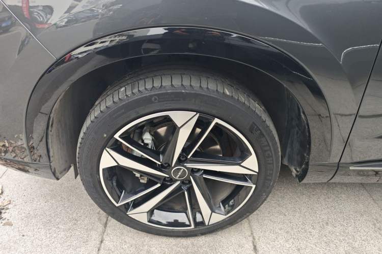 Used Roewe RX5 eMAX 2022 1.5T PHEV Fearless Deluxe Edition Exterior 7