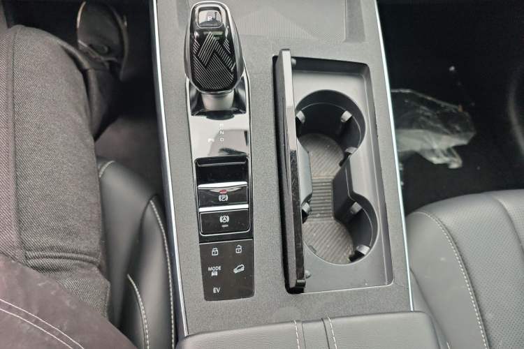 Used Roewe RX5 eMAX 2022 1.5T PHEV Fearless Deluxe Edition Gear Lever