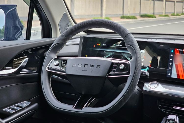 Used Roewe RX5 eMAX 2022 1.5T PHEV Fearless Prestige Edition Interior 10