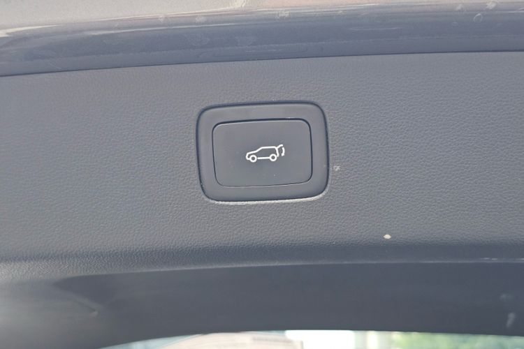 Used Roewe RX5 eMAX 2022 1.5T PHEV Fearless Prestige Edition Interior 2