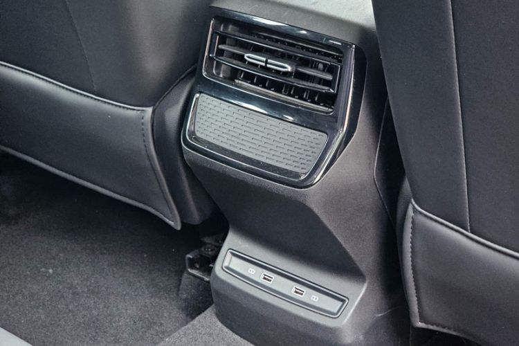 Used Roewe RX5 eMAX 2022 1.5T PHEV Fearless Prestige Edition Interior 9