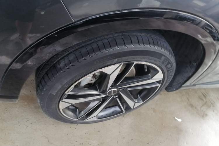 Used Roewe RX5 eMAX 2022 1.5T PHEV Fearless Prestige Edition Left Front Wheel Hub
