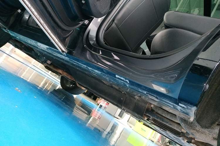 Used Roewe RX5 eMAX 2022 1.5T PHEV Fearless Prestige Edition Left Side Sill