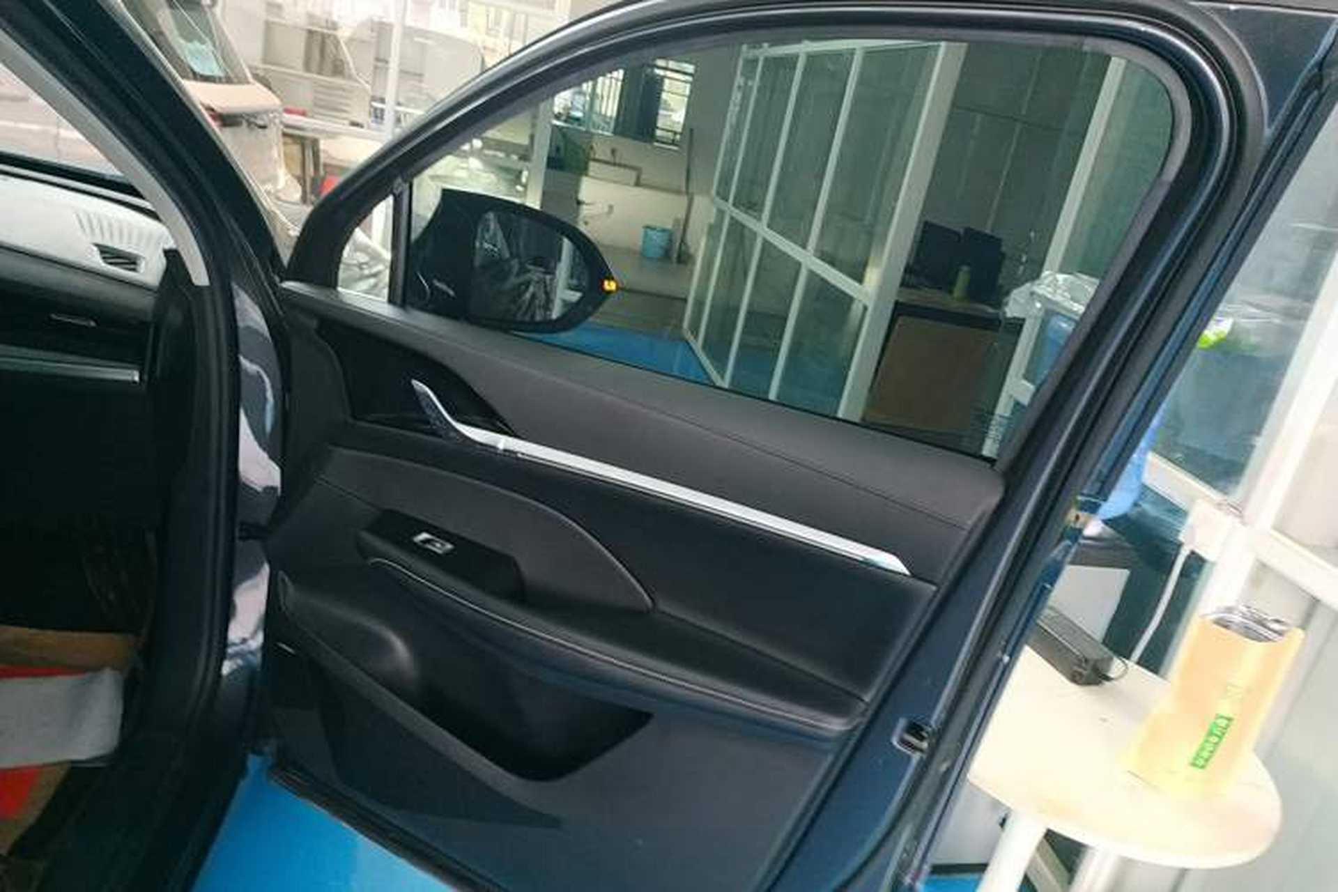 Used Roewe RX5 eMAX 2022 1.5T PHEV Fearless Prestige Edition Right Front Door Interior