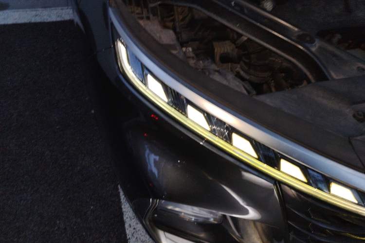 Used Roewe RX5 eMAX 2022 1.5T PHEV Fearless Prestige Edition Right Front Headlight