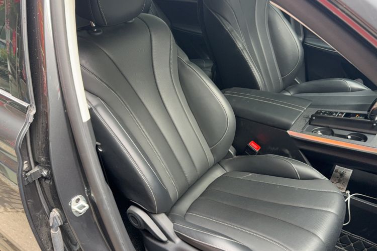 Used Roewe RX5 eMAX 2022 1.5T PHEV Fearless Deluxe Edition Right Front Seat