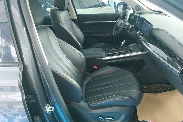 Used Roewe RX5 eMAX 2022 1.5T PHEV Fearless Prestige Edition Right Front Seat