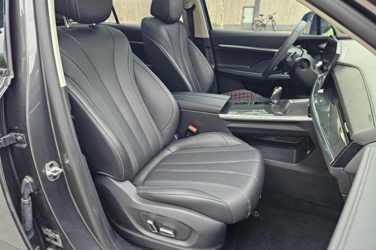 Used Roewe RX5 eMAX 2022 1.5T PHEV Fearless Prestige Edition Right Front Seat