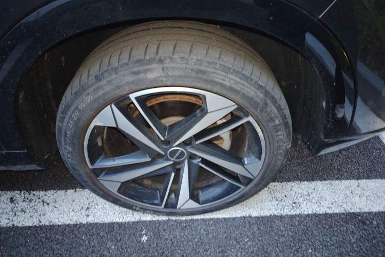 Used Roewe RX5 eMAX 2022 1.5T PHEV Fearless Prestige Edition Right Front Wheel Hub