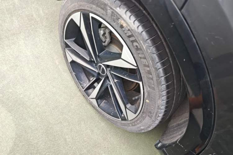Used Roewe RX5 eMAX 2022 1.5T PHEV Fearless Prestige Edition Right Rear Wheel Hub