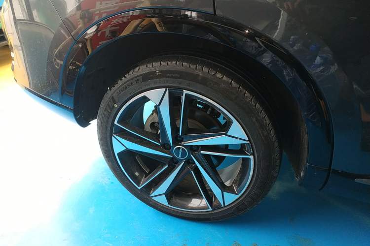 Used Roewe RX5 eMAX 2022 1.5T PHEV Fearless Prestige Edition Right Rear Wheel Hub