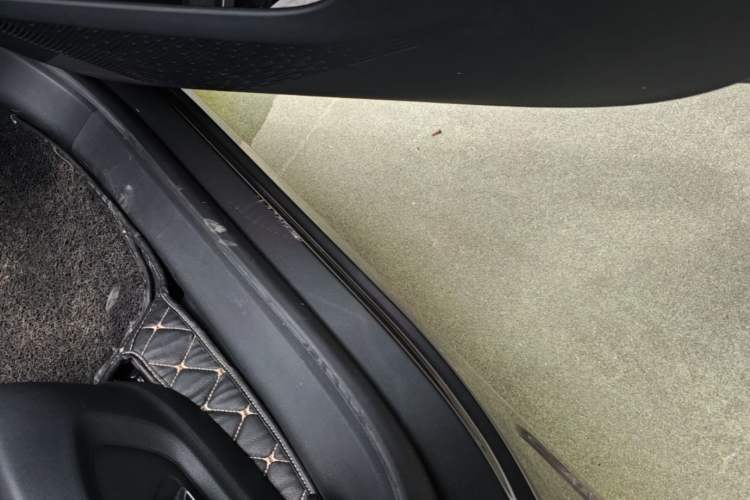 Used Roewe RX5 eMAX 2022 1.5T PHEV Fearless Prestige Edition Right Side Sill