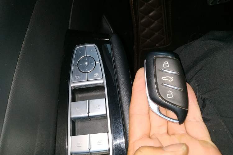 Used Roewe RX5 eMAX 2022 1.5T PHEV Fearless Prestige Edition Vehicle Key