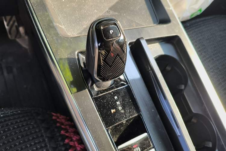 Used Roewe RX5 eMAX 2022 1.5T PHEV Fearless Prestige Edition Gear Lever