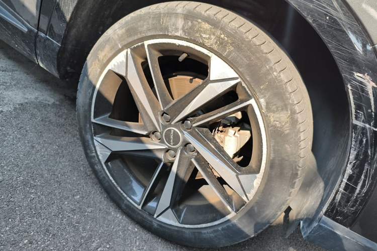 Used Roewe RX5 eMAX 2022 1.5T PHEV Fearless Prestige Edition Right Front Wheel Hub