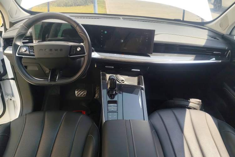 Used Roewe RX5 eMAX 2022 1.5T PHEV Fearless Deluxe Edition Center Console