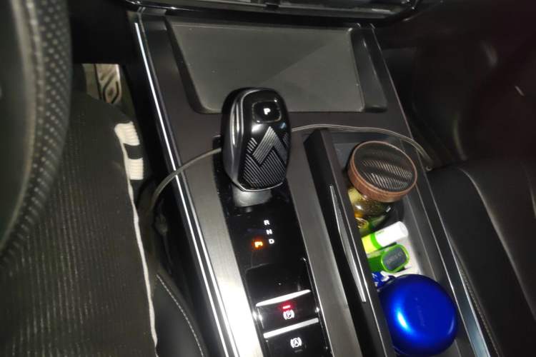Used Roewe RX5 eMAX 2022 1.5T PHEV Fearless Prestige Edition Gear Lever