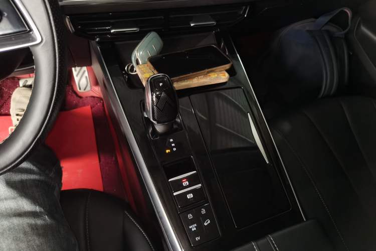 Used Roewe RX5 eMAX 2022 1.5T PHEV Fearless Deluxe Edition Gear Lever