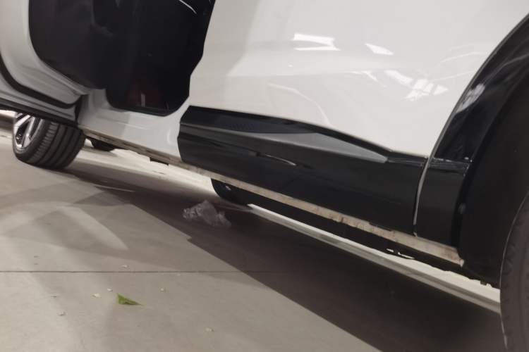 Used Roewe RX5 eMAX 2022 1.5T PHEV Fearless Deluxe Edition Left Side Sill