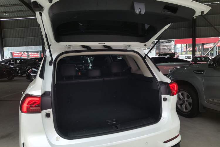 Used Roewe RX5 eMAX 2022 1.5T PHEV Fearless Deluxe Edition Trunk
