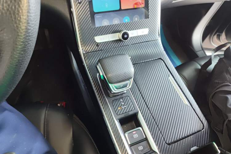 Used Roewe RX5 MAX 2021 Supreme Series 300TGI Automatic Smart Cabin Edition Gear Lever