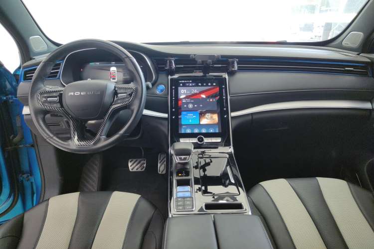Used Roewe RX5 MAX 2019 400TGI Automatic All-Wheel Drive Smart Cabin Supreme Edition Center Console