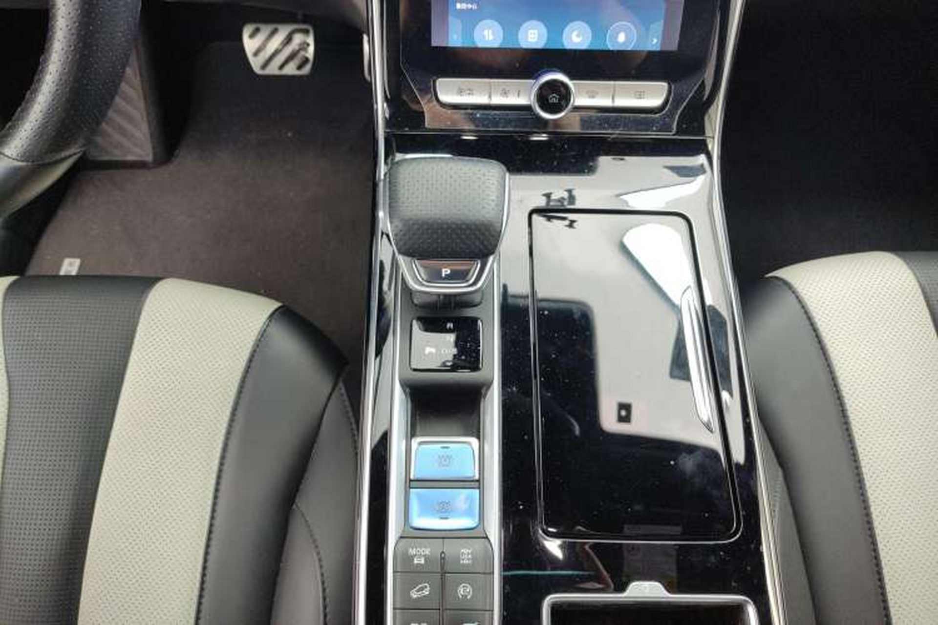 Used Roewe RX5 MAX 2019 400TGI Automatic All-Wheel Drive Smart Cabin Supreme Edition Gear Lever