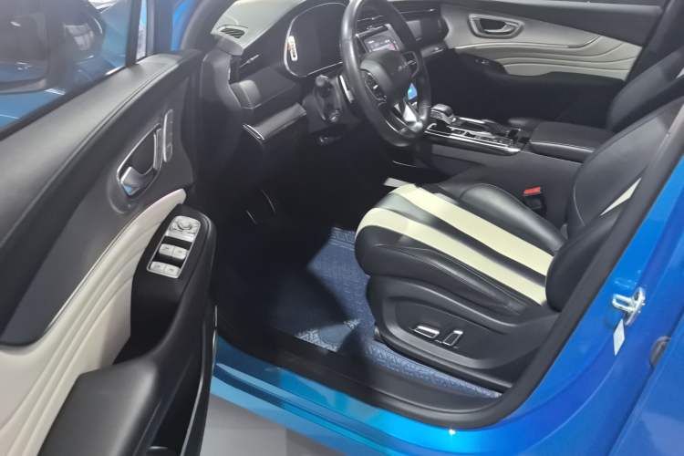 Used Roewe RX5 MAX 2019 400TGI Automatic Smart Cabin Flagship Edition Interior 2