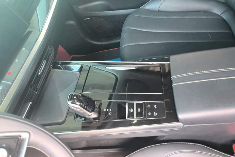 Used Roewe RX5 MAX 2022 1.5T Automatic Youwei Luxury Edition Gear Lever