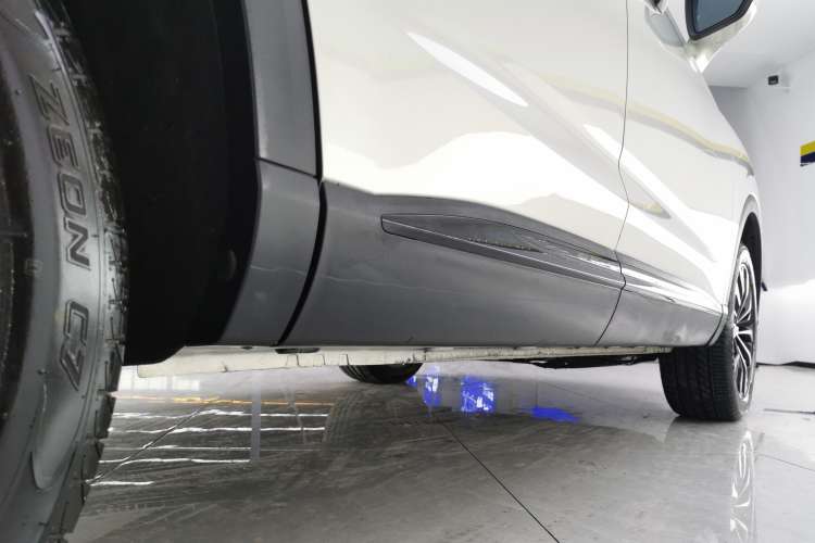 Used Roewe RX5 MAX 2021 Supreme Series 300TGI Automatic Luxury Cabin Edition Right Side Sill