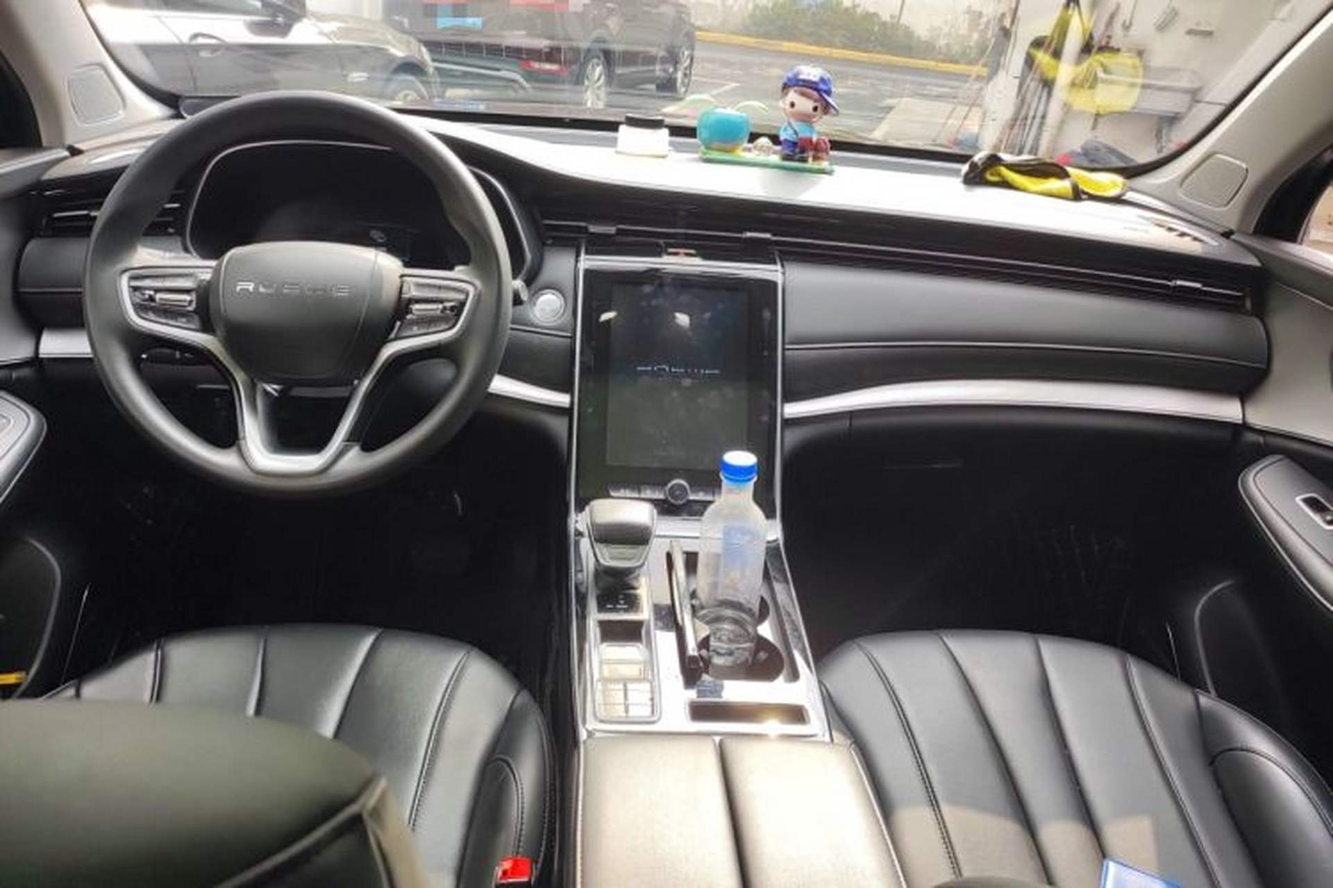 Used Roewe RX5 MAX 2019 300TGI Automatic 4G Connect Luxury Edition Center Console