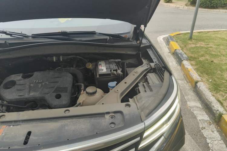 Used Roewe RX5 MAX 2019 300TGI Automatic 4G Connect Luxury Edition Engine Bay Left