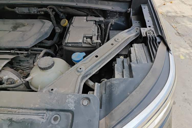 Used Roewe RX5 MAX 2019 400TGI Automatic 4G Connect Luxury Edition Engine Bay Left