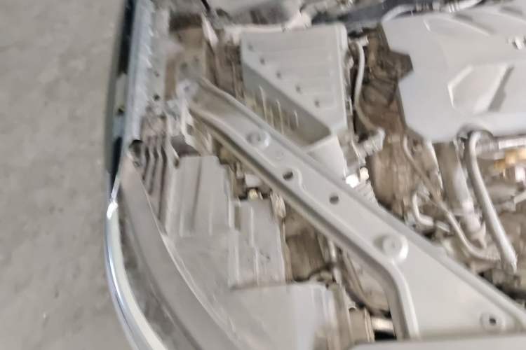 Used Roewe RX5 MAX 2019 400TGI Automatic 4G Connect Luxury Edition Engine Bay Right