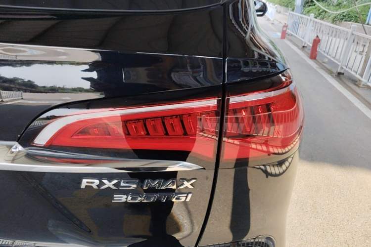 Used Roewe RX5 MAX 2019 300TGI Automatic 4G Connect Luxury Edition Exterior 3