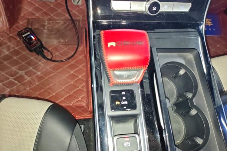 Used Roewe RX5 MAX 2019 400TGI Automatic All-Wheel Drive Smart Cabin Supreme Edition Gear Lever