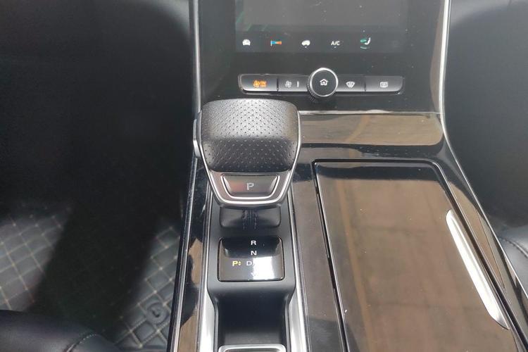 Used Roewe RX5 MAX 2019 400TGI Automatic 4G Connect Luxury Edition Gear Lever