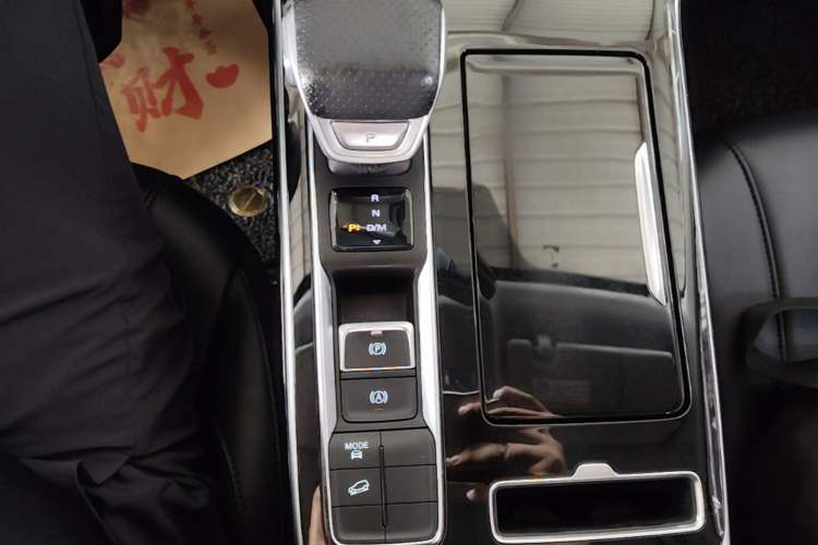 Used Roewe RX5 MAX 2019 300TGI Automatic 4G Connect Luxury Edition Gear Lever