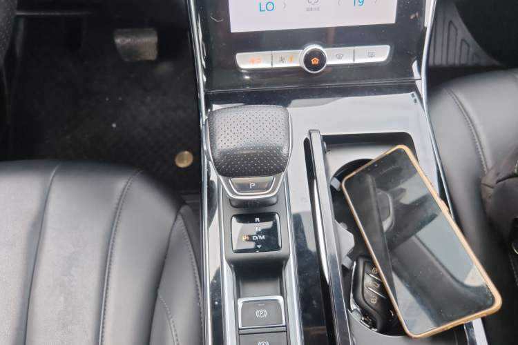 Used Roewe RX5 MAX 2019 300TGI Automatic Smart Cabin Luxury Edition Gear Lever