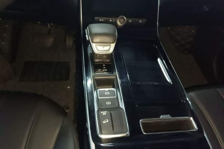Used Roewe RX5 MAX 2019 300TGI Automatic 4G Connect Luxury Edition Gear Lever