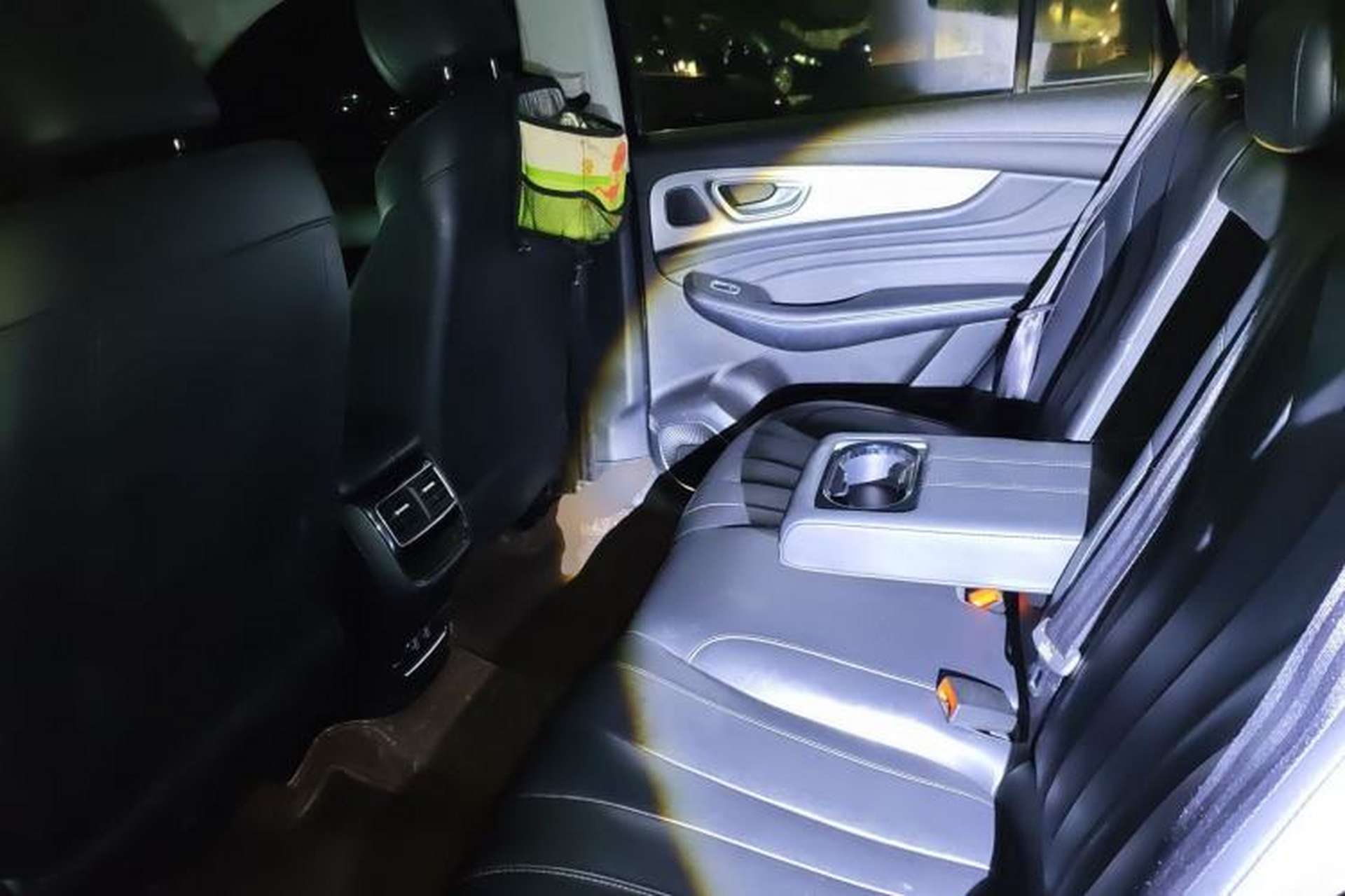 Used Roewe RX5 MAX 2019 300TGI Automatic 4G Connect Luxury Edition Left Rear Seat