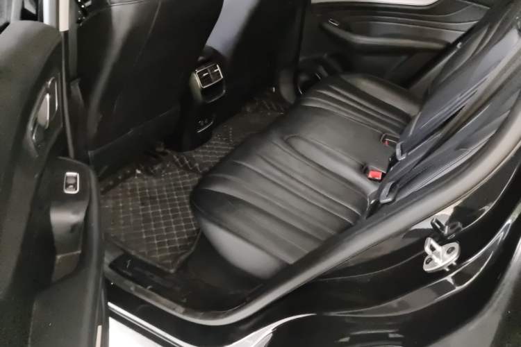 Used Roewe RX5 MAX 2019 400TGI Automatic 4G Connect Luxury Edition Left Rear Seat