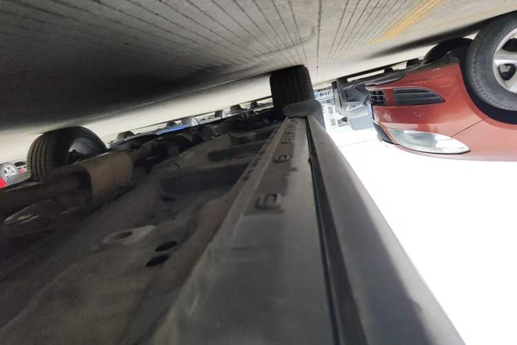 Used Roewe RX5 MAX 2019 300TGI Automatic 4G Connect Luxury Edition Left Side Sill