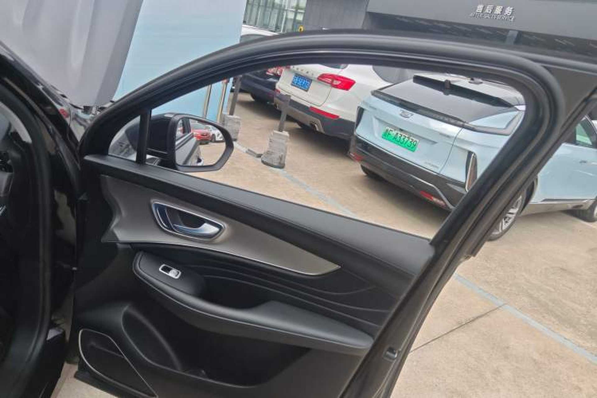 Used Roewe RX5 MAX 2019 300TGI Automatic Smart Cabin Luxury Edition Right Front Door Interior